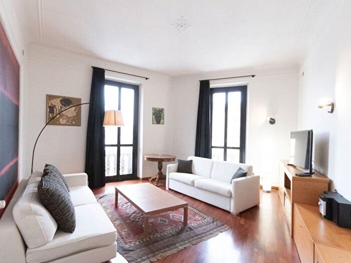 Appartamento trilocale in affitto in Piazza Napoli, Milano