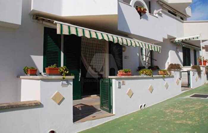 Appartamento trilocale in vendita in Via fra Bonaventura, Castrignano Del Capo