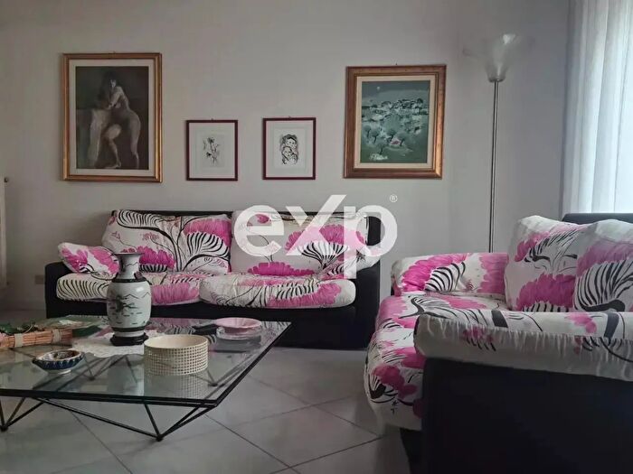 Appartamento con 5 locali in vendita in Modica