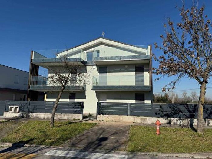 Casa con 6 locali in vendita in Padova