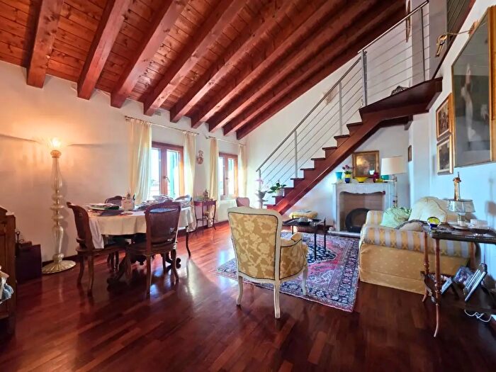 Appartamento quadrilocale in vendita in Via Domenico Capretta, Treviso