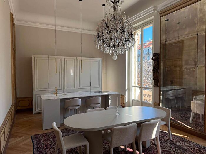 Appartamento con 5 locali in affitto in Corso Galileo Ferraris, Crocetta, Torino