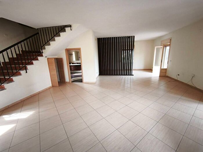 Casa trilocale in affitto in Via Cuma Licola, Licola Cuma, Pozzuoli