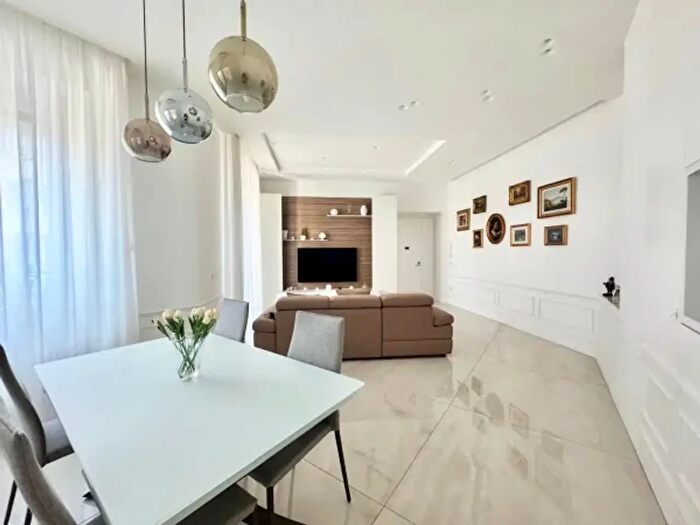 Appartamento quadrilocale in vendita in Via Giuseppe Ribera, Napoli