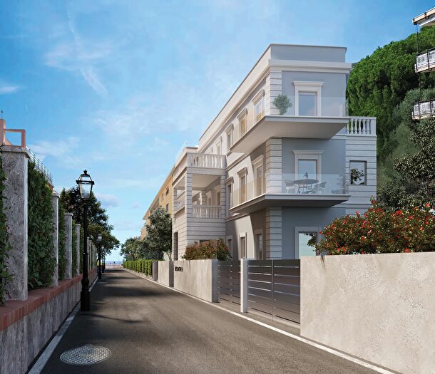 Appartamento con 6 locali in vendita in Via Luigi Mercantini, Genova