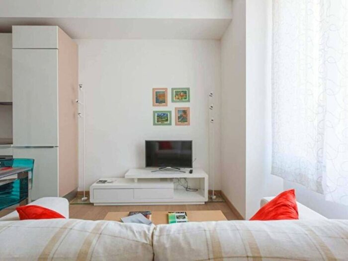 Appartamento bilocale in affitto in Via Carlo Farini, Farini, Milano