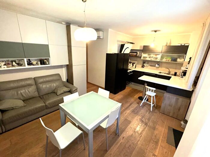 Casa con 5 locali in vendita in PZza Gaslini Snc, Porto San Giorgio