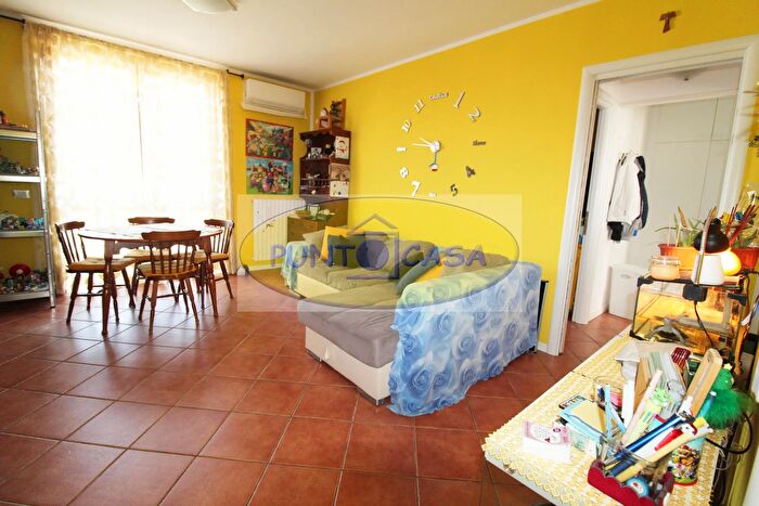 Appartamento trilocale in vendita in Via G Mazzini, Borghetto Lodigiano