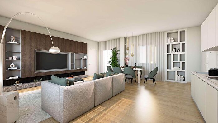 Appartamento trilocale in vendita in Via Lago, Besozzo