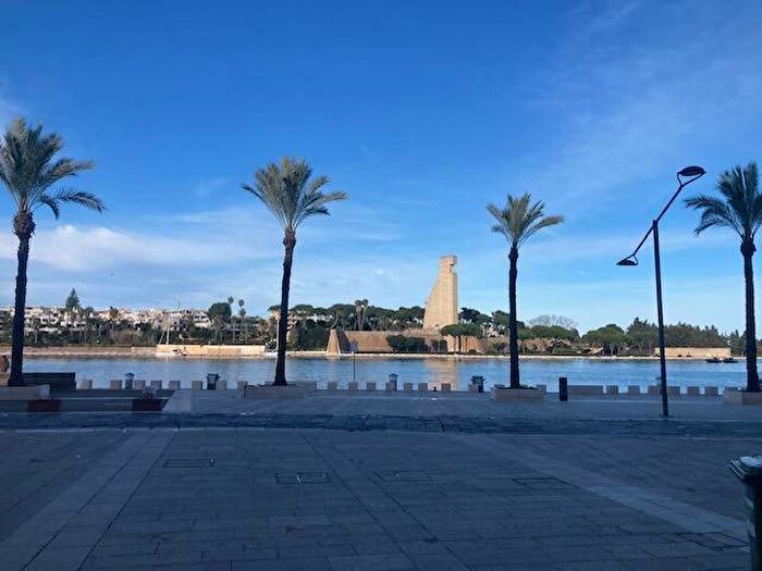 Appartamento trilocale in affitto in Via Santa Chiara, Centro Storico, Brindisi