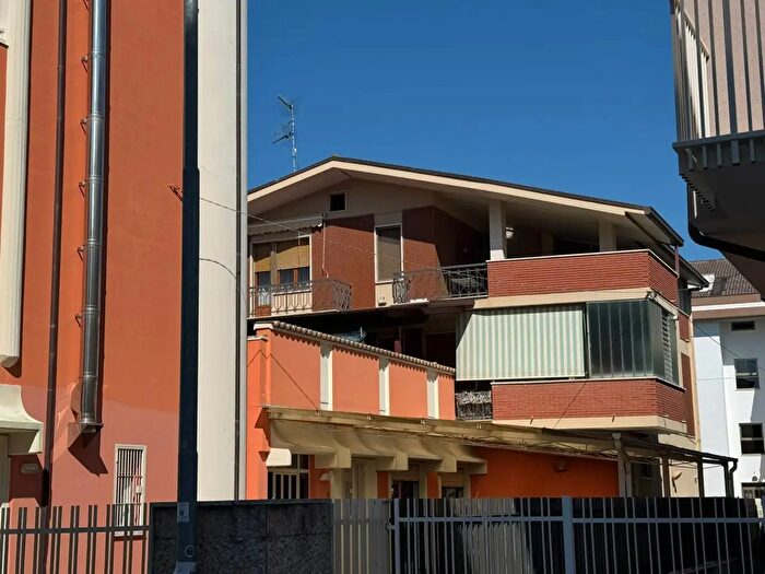 Appartamento trilocale in vendita in Via Calabria, Alba Adriatica