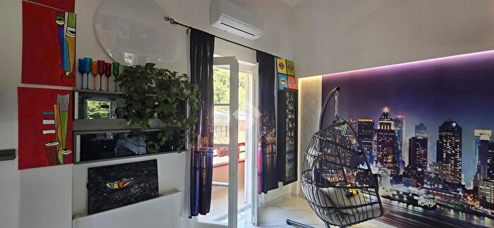 Appartamento con 5 locali in vendita in Piazza Coppola Onofrio, Salerno