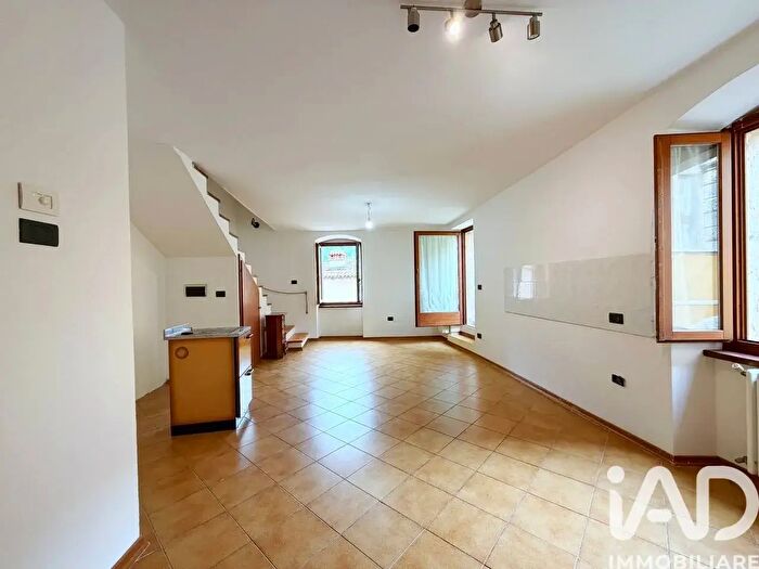 Appartamento con 7 locali in vendita in Via Sentaruolo, Ala