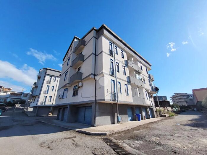 Appartamento trilocale in vendita in Lazzaro Via Nazionale, Motta San Giovanni