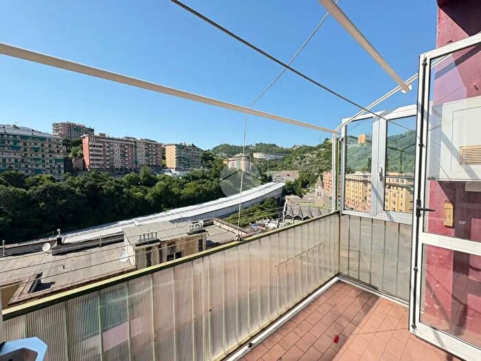 Appartamento quadrilocale in vendita in Via S Bartolomeo del Fossato, Genova
