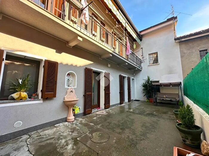 Casa con 6 locali in vendita in Vicolo San Benedetto, Santhia