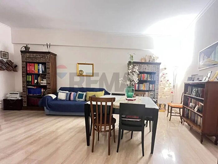 Appartamento trilocale in vendita in Roma