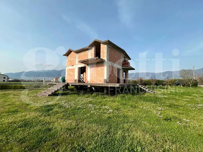 Casa quadrilocale in vendita in Via Ponte Meola Snc, Alife