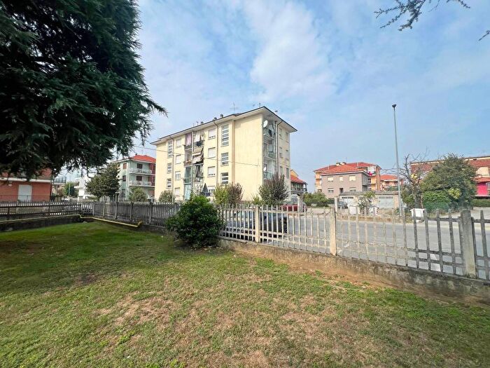 Appartamento trilocale in vendita in Via Gabotto, Centro, Bra