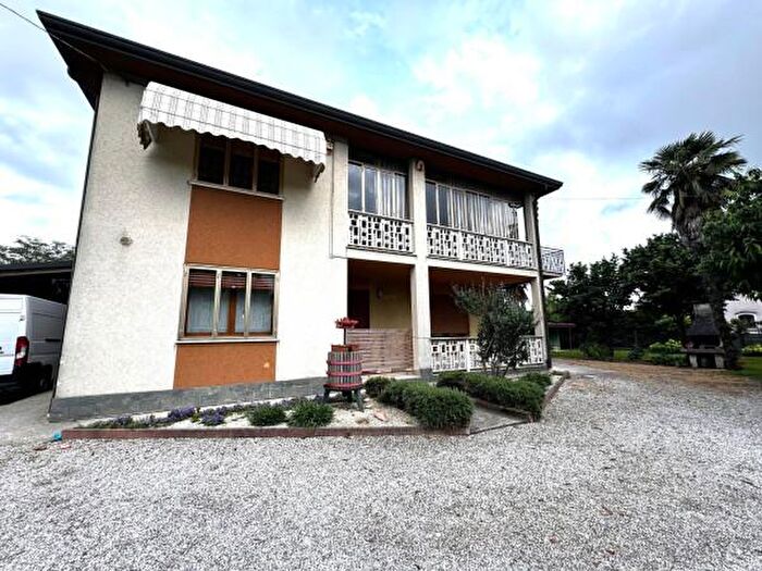 Casa con 6 locali in vendita in Via San Giovanni Bosco, Pianiga