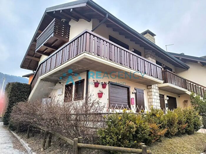 Appartamento trilocale in vendita in Via Bosco, Asiago