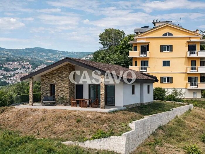 Casa bilocale in vendita in Via Armando Ammazzalorso, Teramo