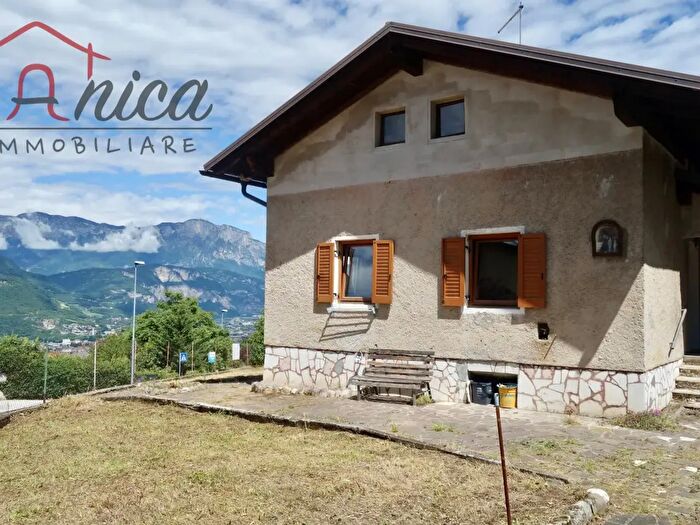 Casa trilocale in vendita in Via Marzola, Trento