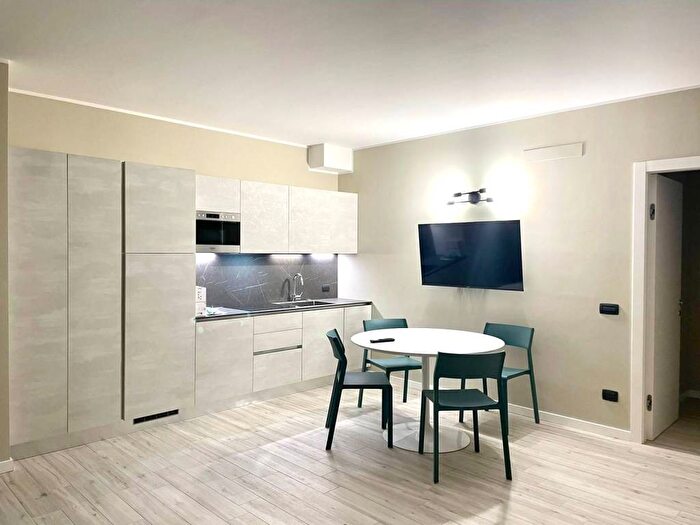 Appartamento monolocale in affitto in Via Tevere, Taccona, Monza