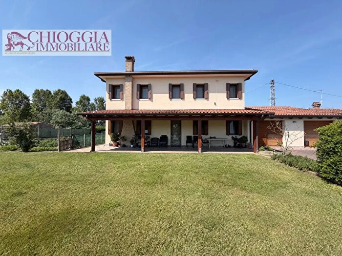 Casa trilocale in vendita in Via I Maggio, Chioggia