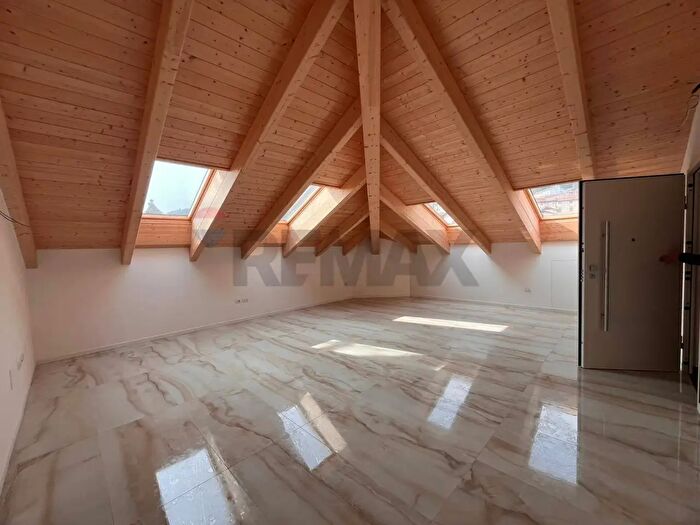 Appartamento con 5 locali in vendita in Via Libertà, Piovene Rocchette