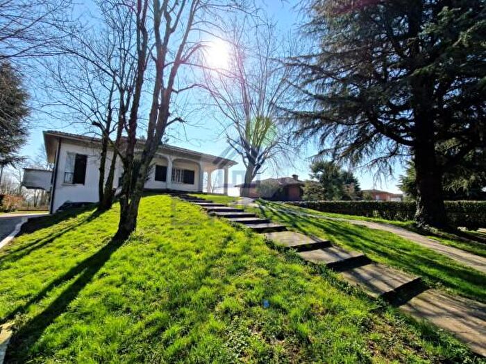 Casa con 5 locali in vendita in Via Largo Ostiano, Persico Dosimo