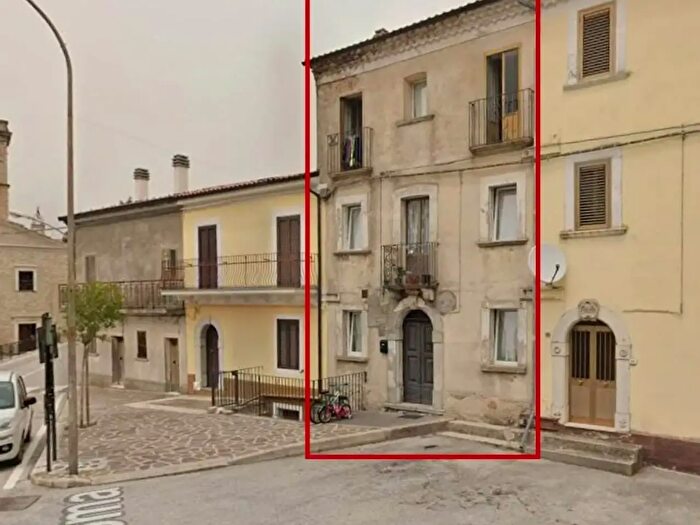 Appartamento con 6 locali in vendita in Via Roma, Borrello