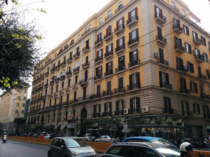Appartamento quadrilocale in affitto in corso umberto, Centro Storico, Napoli