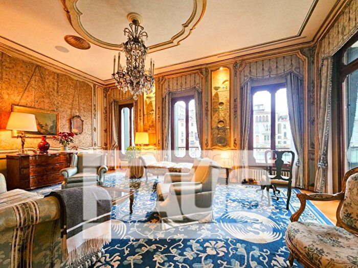 Appartamento con 6 locali in affitto in Calle del Traghetto, San Marco, Venezia