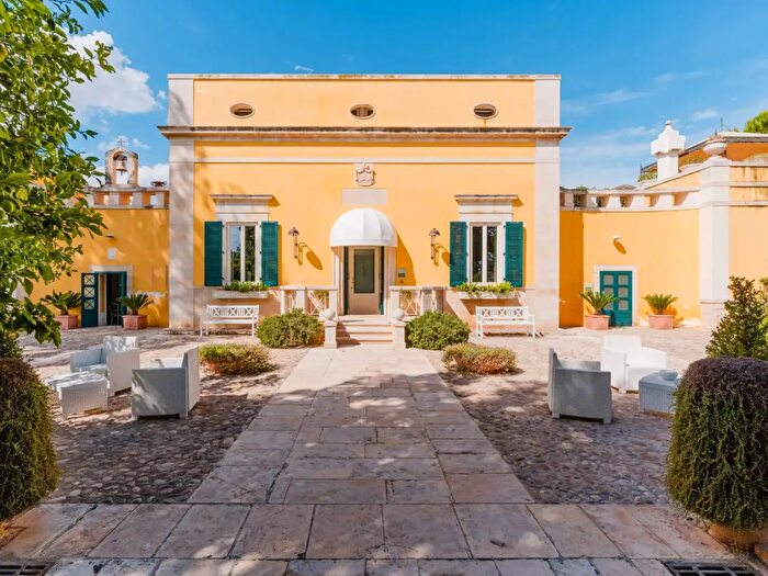 Casa con 13 locali in vendita in Sp Molfetta Terlizzi Km Sc, Molfetta