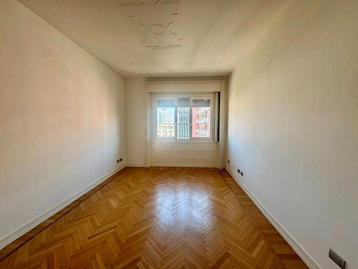 Appartamento trilocale in affitto in Via della Moscova, Turati, Milano