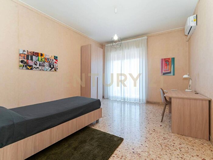 Appartamento con 6 locali in affitto in Via Matteo Renato Imbriani, Borgo, Catania