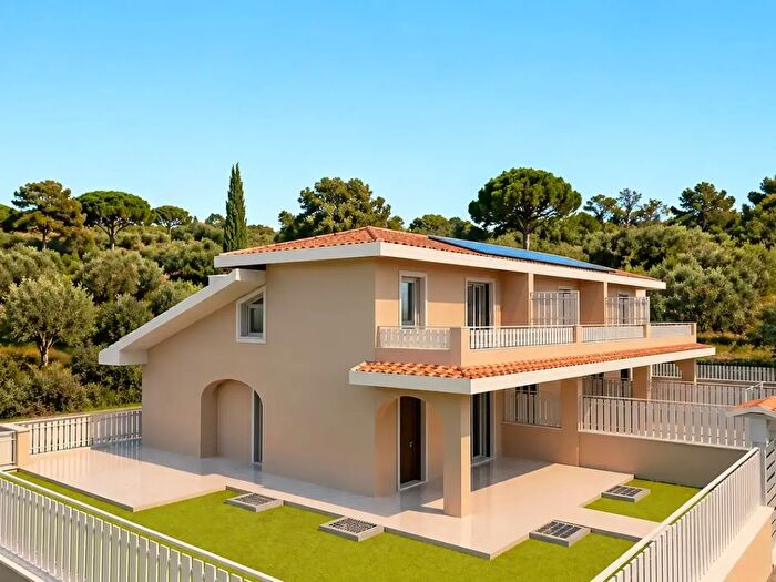 Casa quadrilocale in vendita in Via Ippolito Nievo, Fonte Nuova