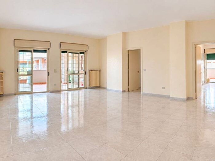 Appartamento quadrilocale in vendita in Via Nazionale, Palese, Bari