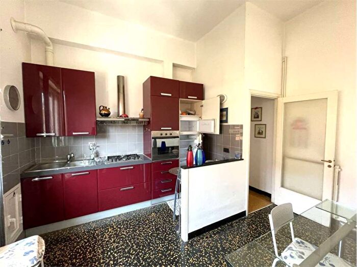 Appartamento quadrilocale in affitto in Rivarolo, Genova