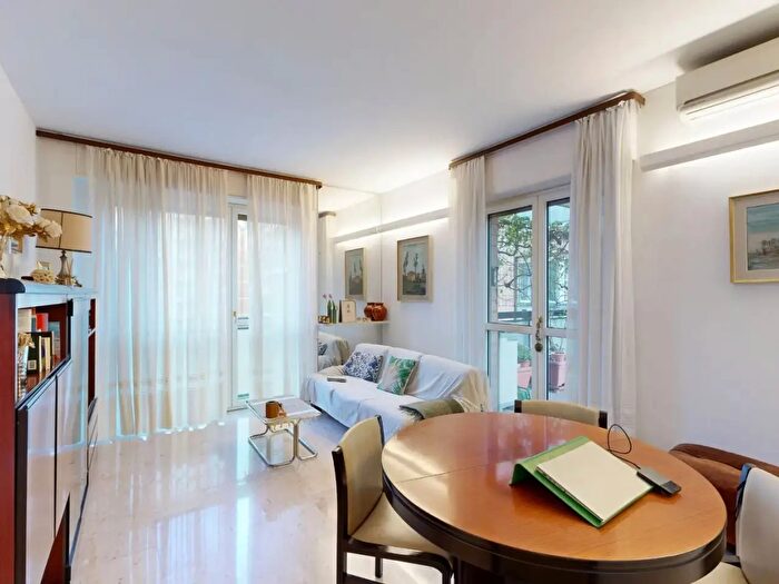 Appartamento trilocale in vendita in Largo Scalabrini, Milano