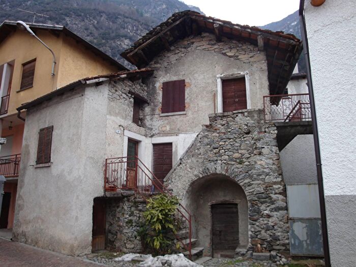 Case in Vendita e in Affitto - 2