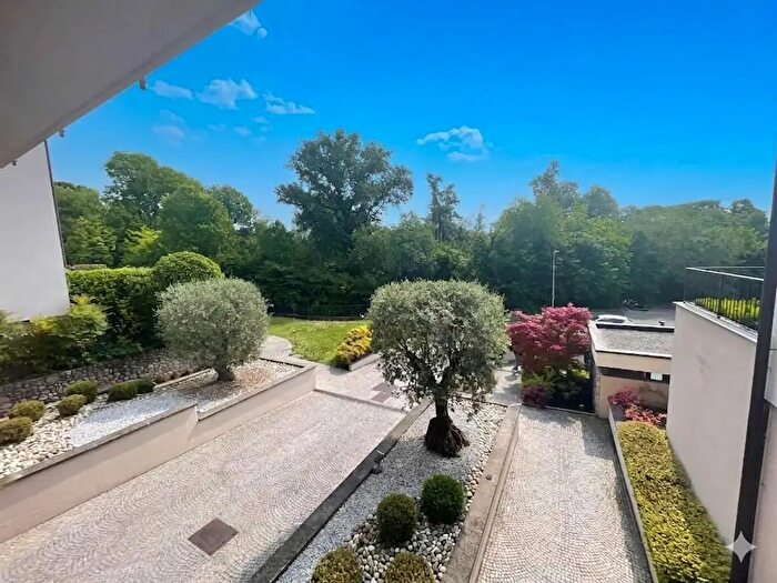 Appartamento bilocale in vendita in Via Santa Maria delle Selve, Biassono