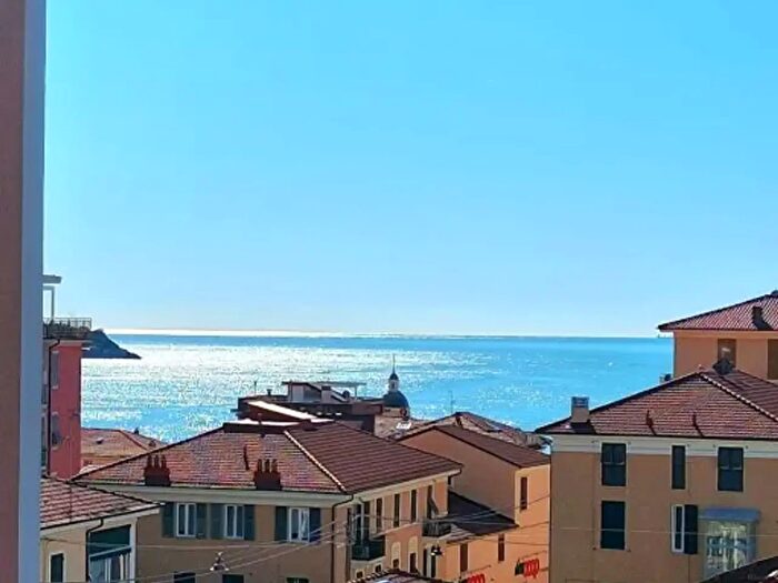 Appartamento quadrilocale in vendita in Viale della Vittoria Traversa, Lerici