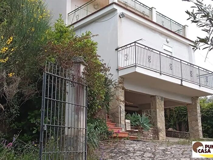 Casa trilocale in vendita in Contrada Danigarci, Termini Imerese