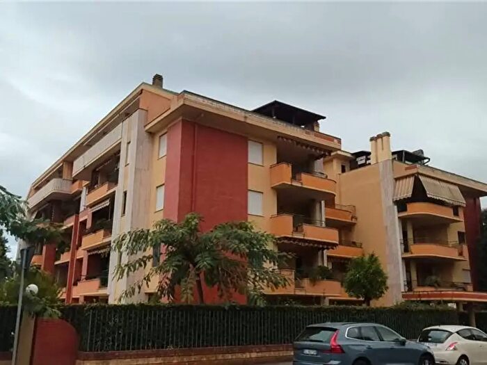 Appartamento con 6 locali in vendita in Latina