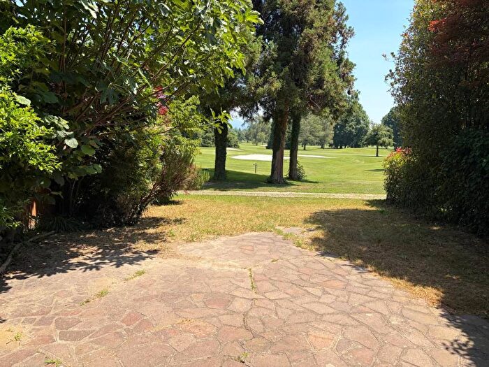 Appartamento trilocale in affitto in Via Alessandro Volta, Centro, Cassina Rizzardi