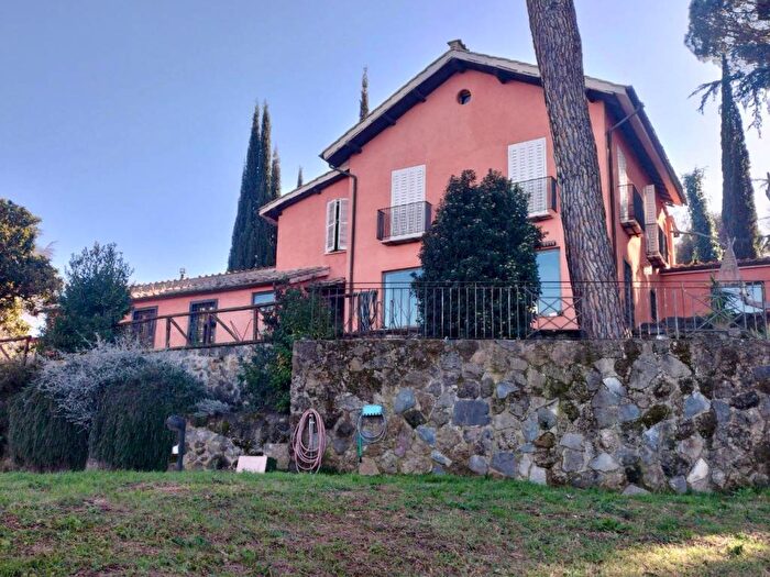 Casa con 6 locali in affitto in va tuscolo, Centro, Monte Porzio Catone