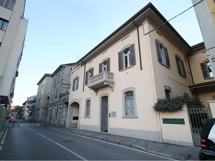 Appartamento bilocale in affitto in Via Aspromonte A, Centro, Lecco