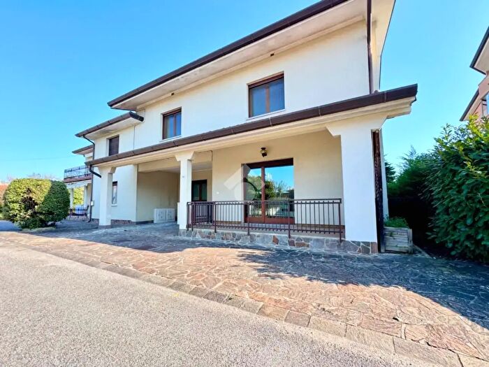 Casa quadrilocale in vendita in Viale delle Scuole, San Giovanni Al Natisone